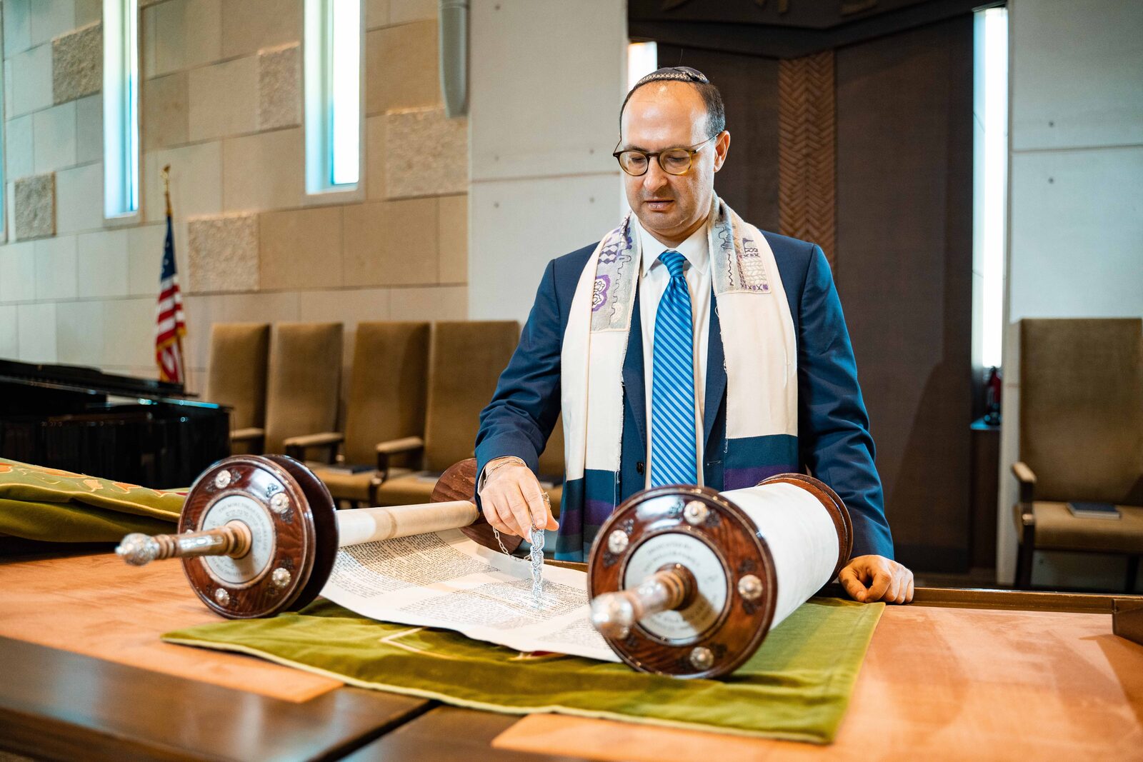 Rabbi Jeremy Barras speaking